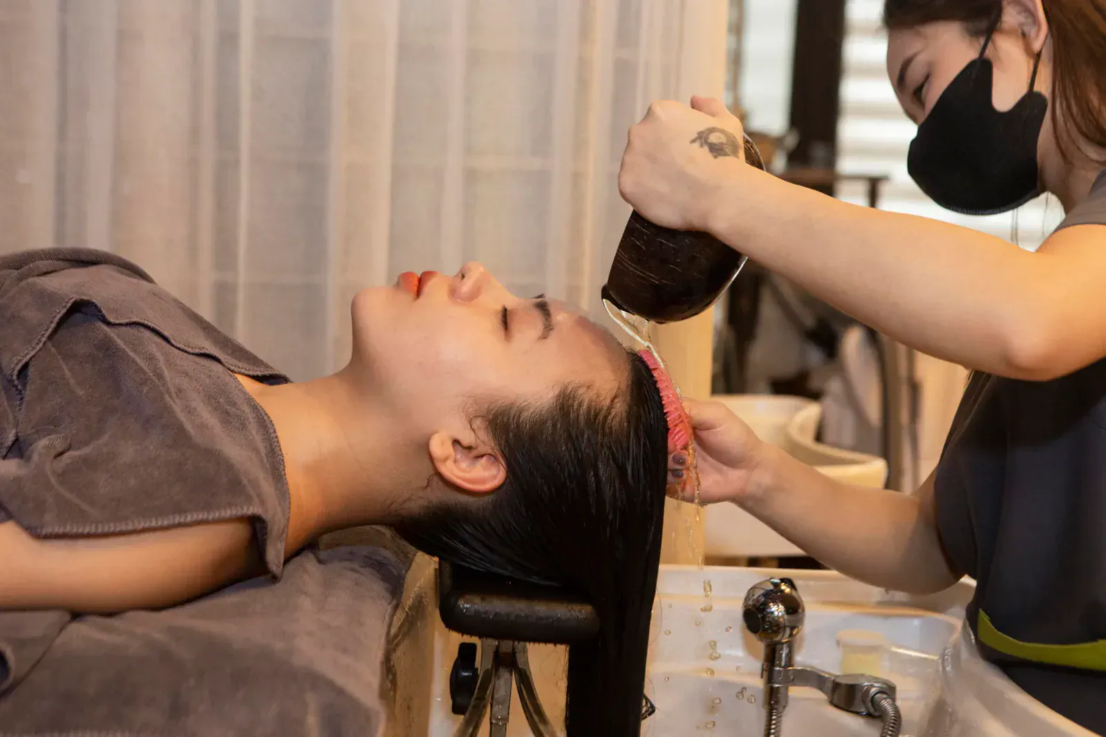 Khoá học gội đầu thư giãn
