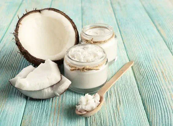 Dầu dừa - tinh chất trị gàu da đầu hiệu quả tại nhà