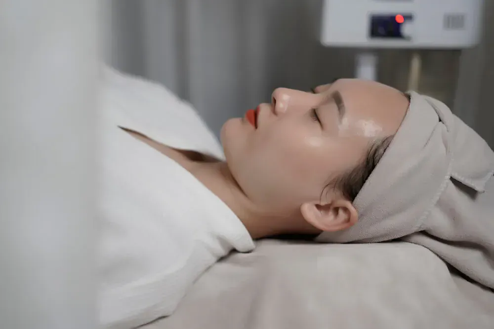 Glossy Skin - Căng bóng da