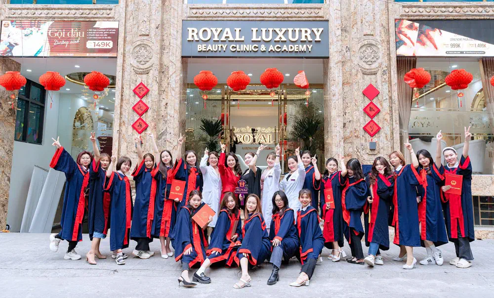 Hoc viên tốt nghiệp Royal 