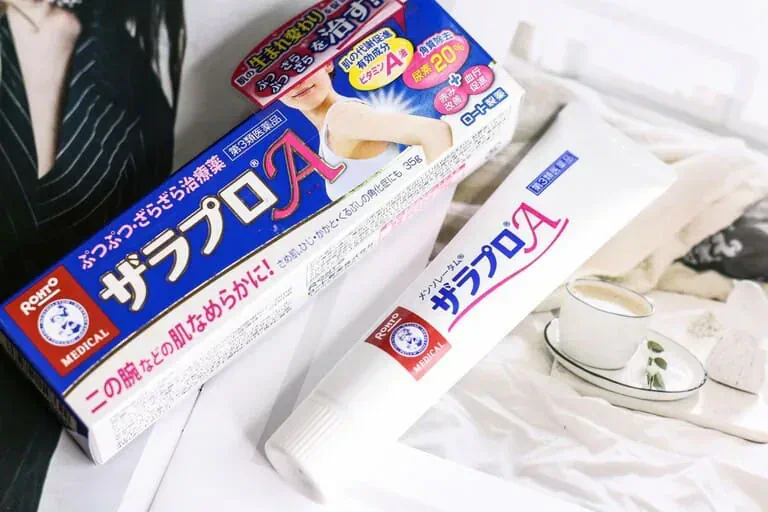 Kem trị viêm lỗ chân lông Zaraporo Rohto