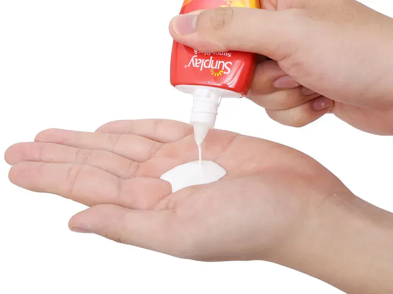 Sunplay được biết đến với chất kem mềm mịn, tạo cảm giác dễ chịu