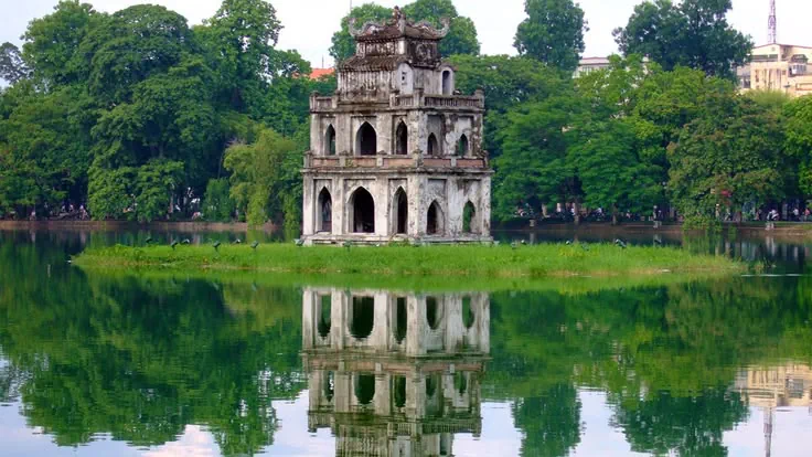 Hồ Hoàn Kiếm Lake